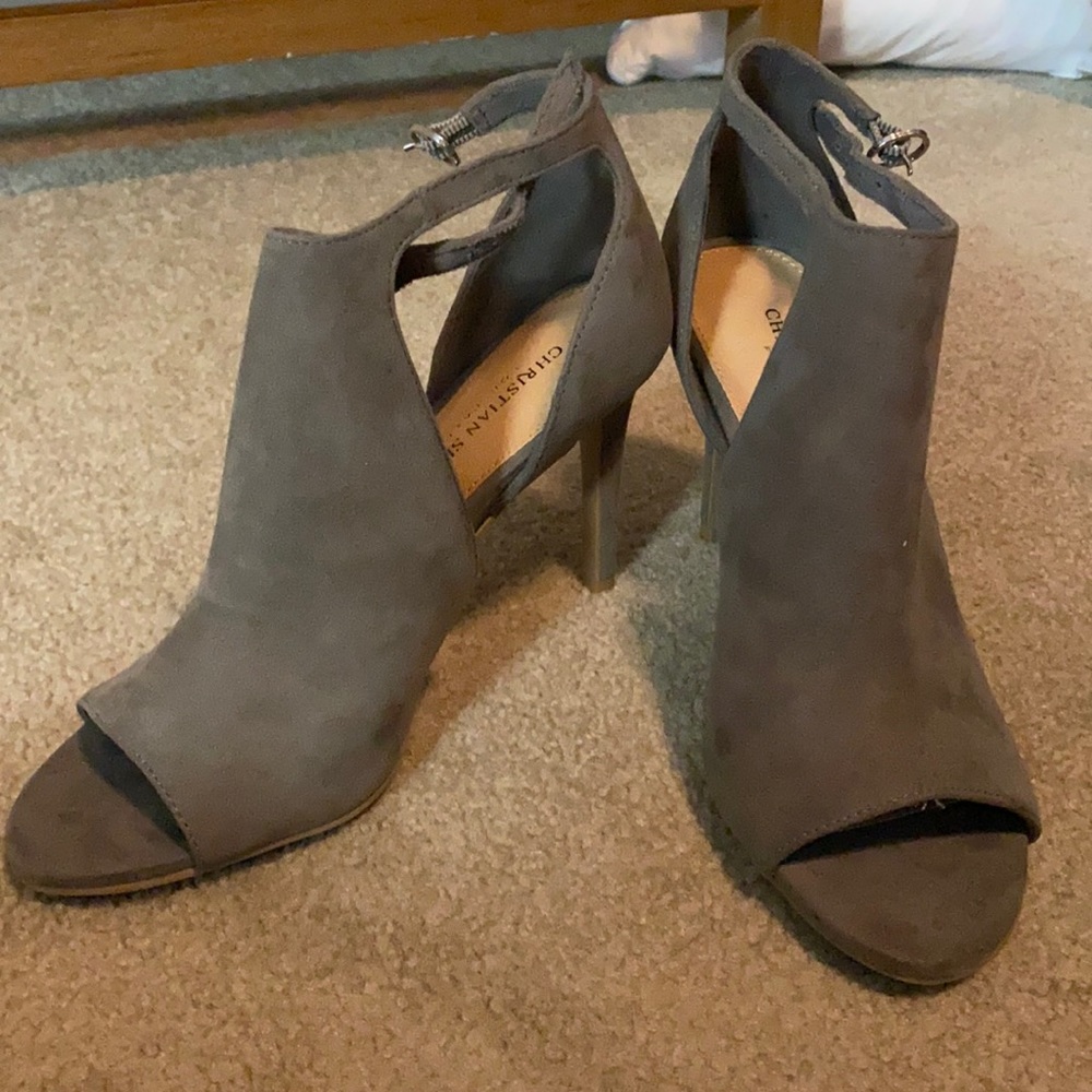 Christian Siriano Gray Suede size 6.5 heels